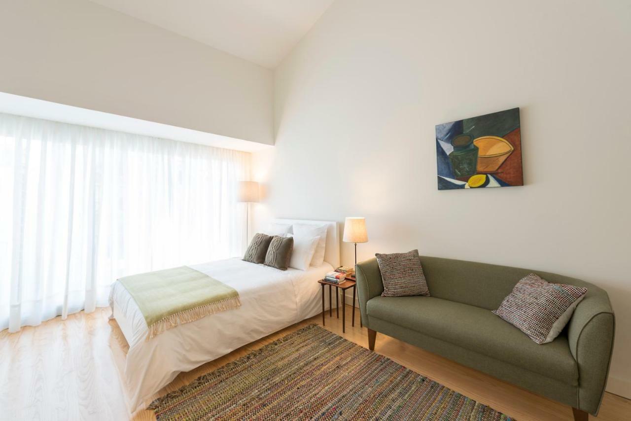 Bright Downtown Apartment